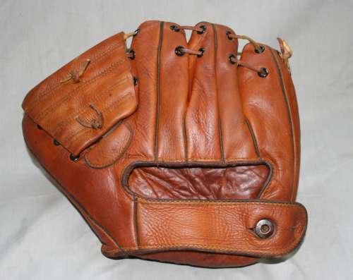 Tommy Henrich Sonnett B3F Back